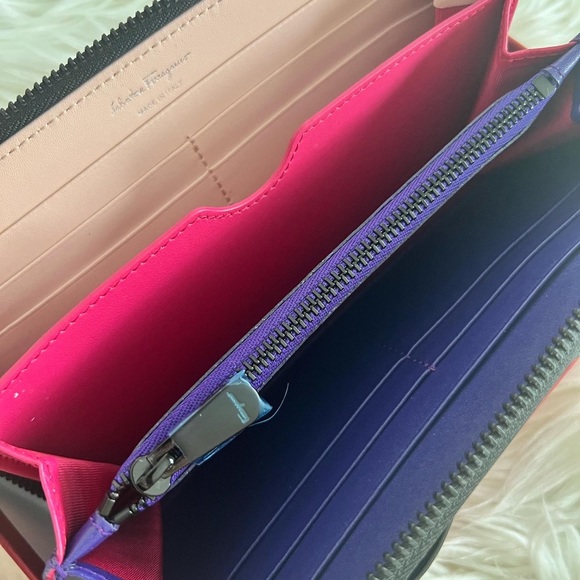 Ferragamo Wallet - Picture 3 of 4